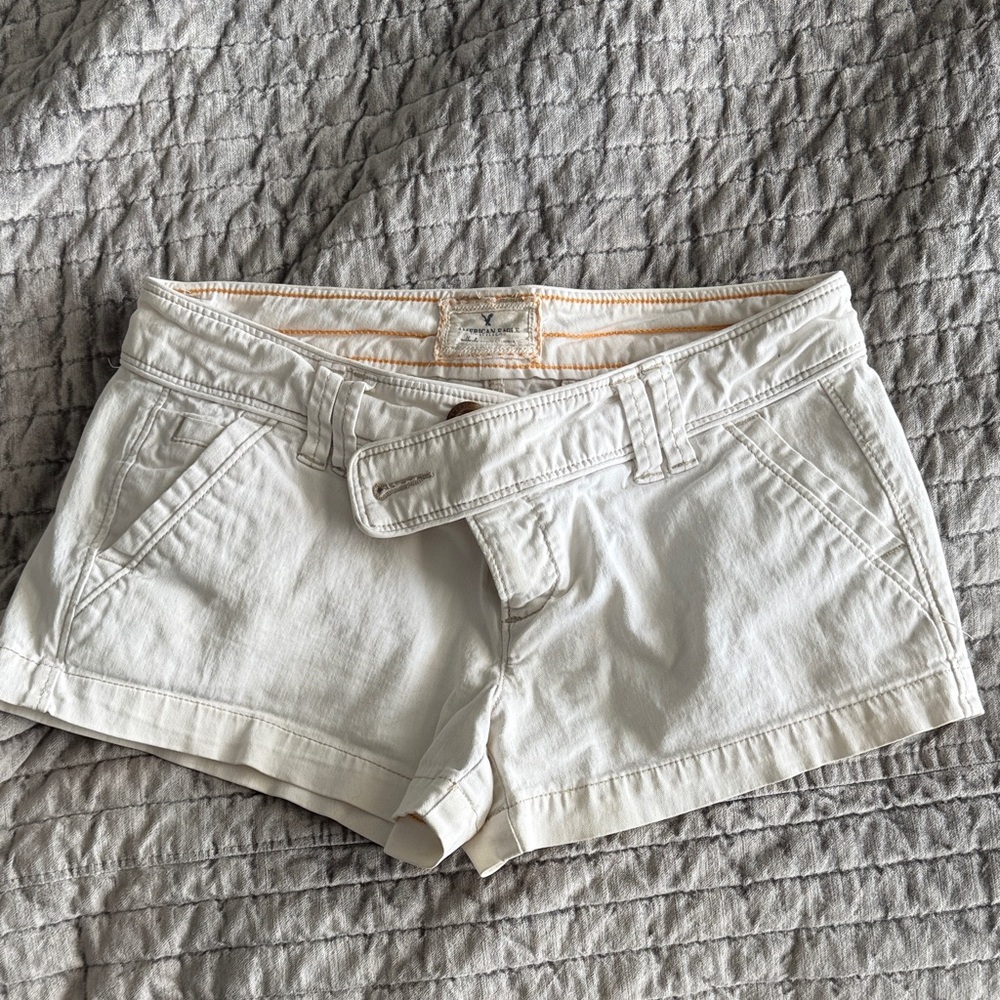 American Eagle Outfitters Cream Belted Shorts